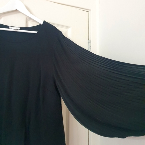 Witchery Black Top with flowy sheer sleeves Size XL - Picture 4 of 8
